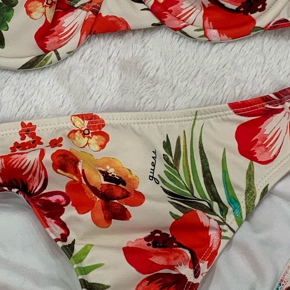 Guess floral bikini. - Picture 4 of 4
